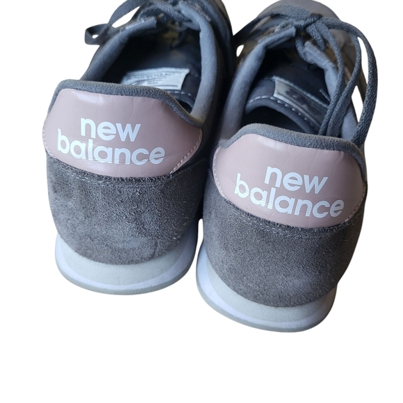 New Balance 220 Women's Gray & Pink Suede Trainers Sneakers Size 11 - Picture 4 of 9
